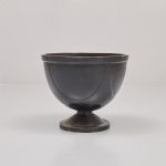 1047 1297 GARDEN URN